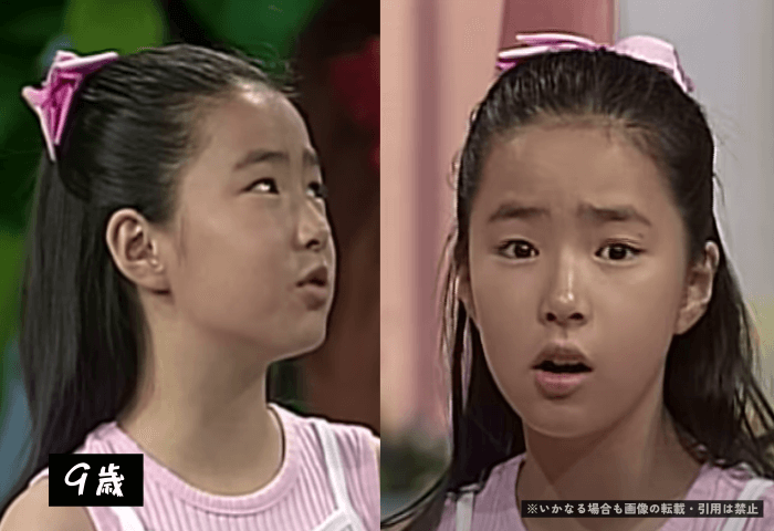 韓国女優シン・セギョンが９歳の時の画像２枚
韓国の子ども教育用テレビ番組「ディンドンダン幼稚園」出演時の画像
左側＝横顔
右側＝正面
どちらもピンクの大きなリボンで髪を結んでおり、ピンクの衣装を着ている
わずか９歳でとても美人だということがわかる画像